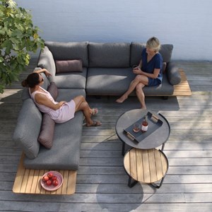 STAY OUTDOOR. Wij ontwerpen een unieke en inspirerende tuin